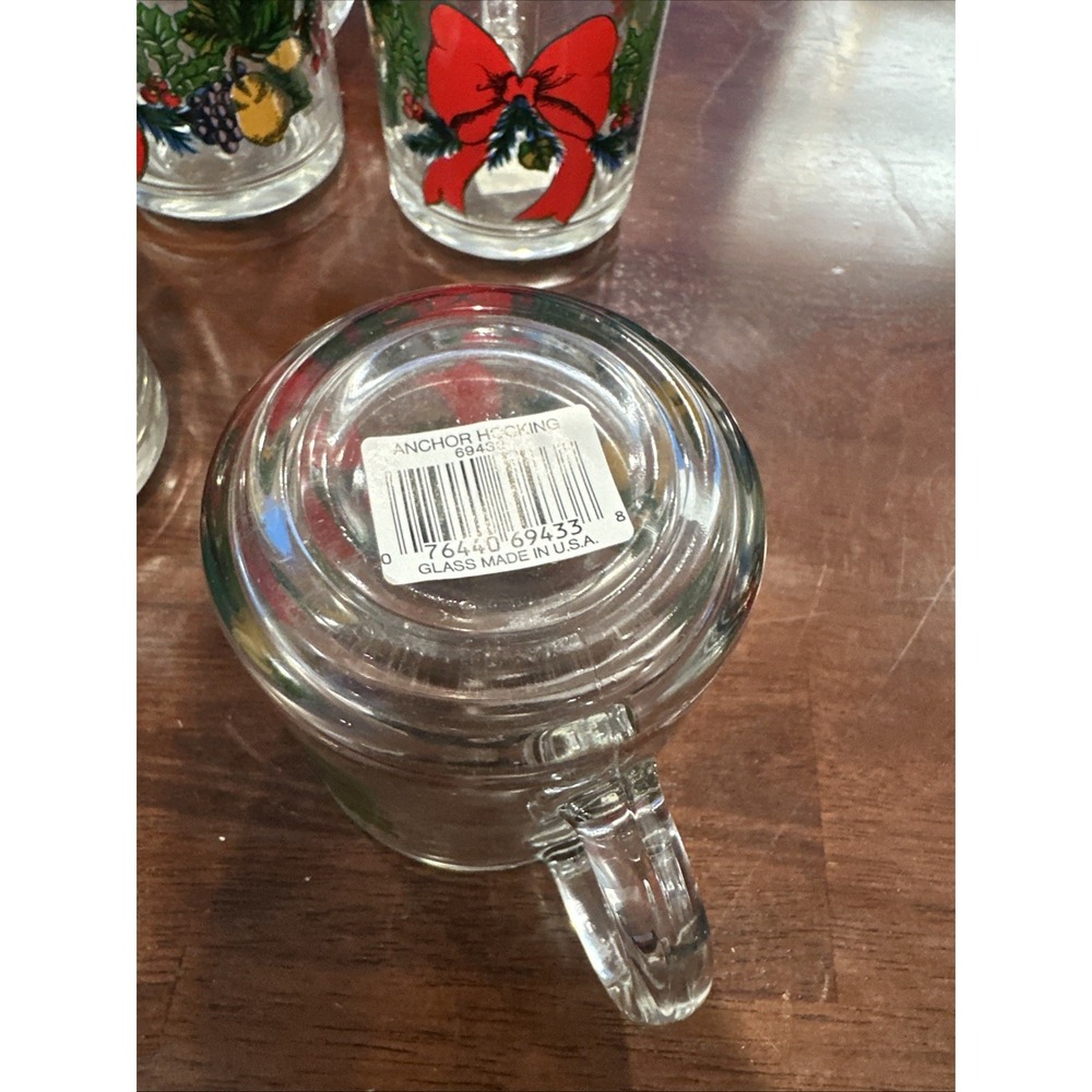 Anchor Hocking Christmas Coffee Mugs With Fruit - Picture 5 of 6
